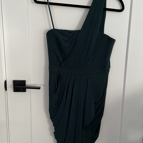 Beautiful dark green dress in excellent condition. - Picture 1 of 6